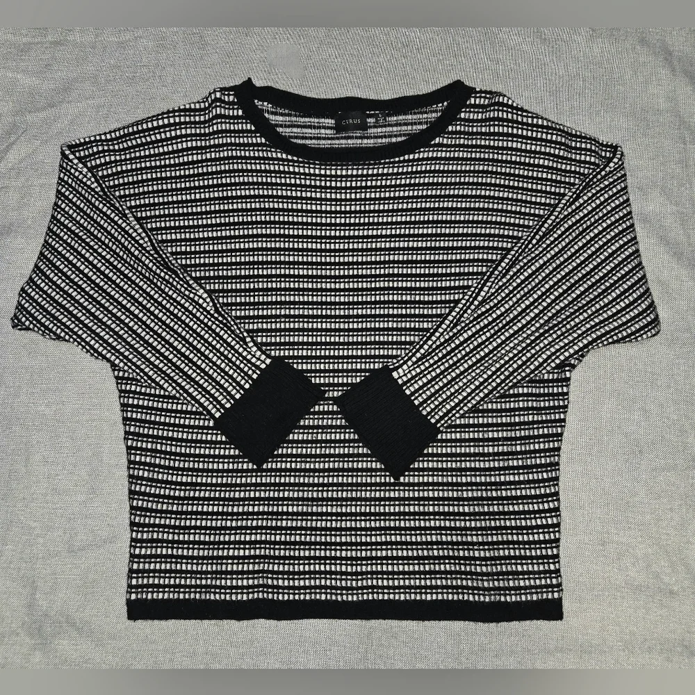 Cyrus Black & White Checkered Sweater Dolman Sleeves Size Large - Picture 7 of 9